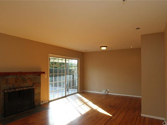 5th image of 738 E Walnut Ave