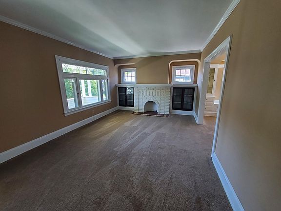 2nd image of 2220 Eldred Ave #1