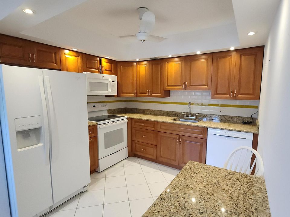 1st image of 268 Wellington J