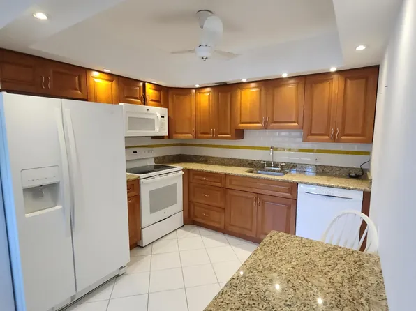 268 Wellington J, West Palm Beach, FL 33417