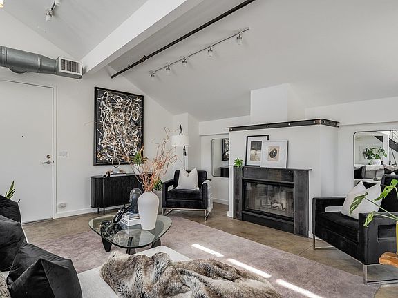 4th image of 73 Sumner St APT 402