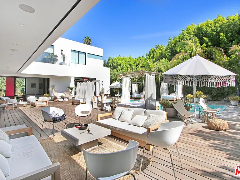 9570 Sunset Blvd — Photo 34