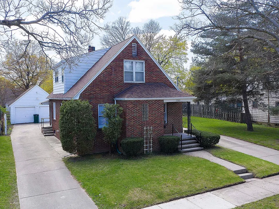 1205 Cooper Ave #1205