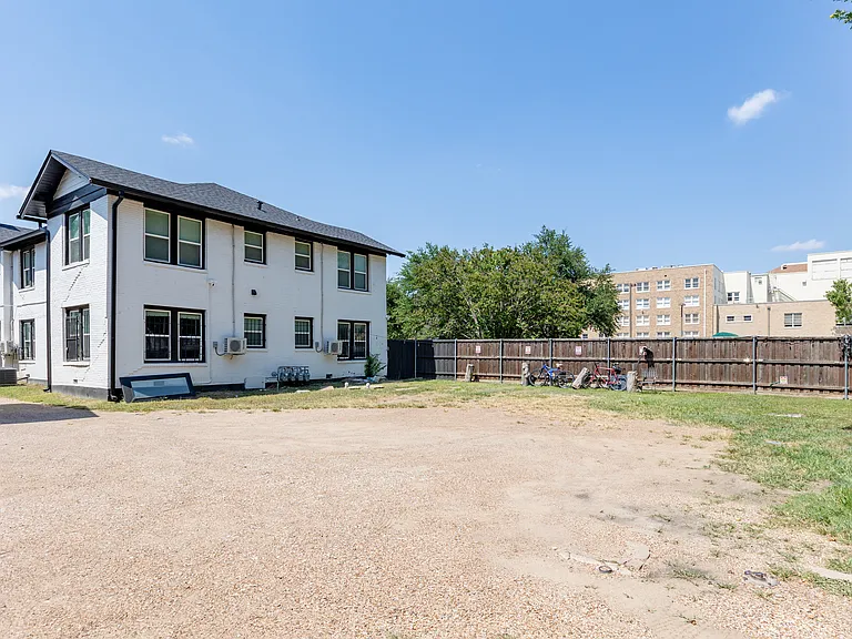 4116 Junius St #4118.5 — Photo 10
