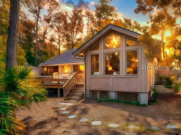 8 Pine Ct, Hilton Head Island, SC 29928