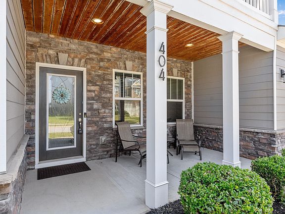 3rd image of 404 Cattail Hollow Way