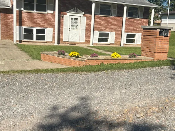 107 Ridgeview Dr, Fairmont, WV 26554
