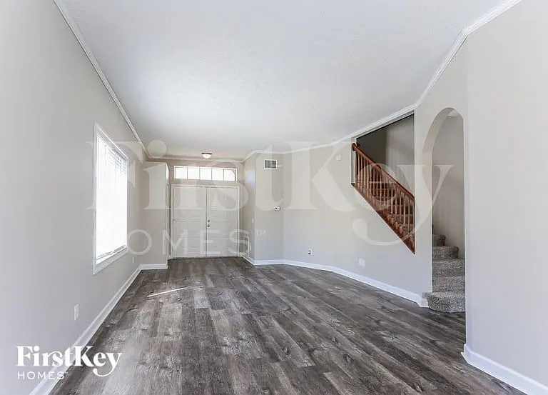 12607 Longcrest Dr — Photo 2