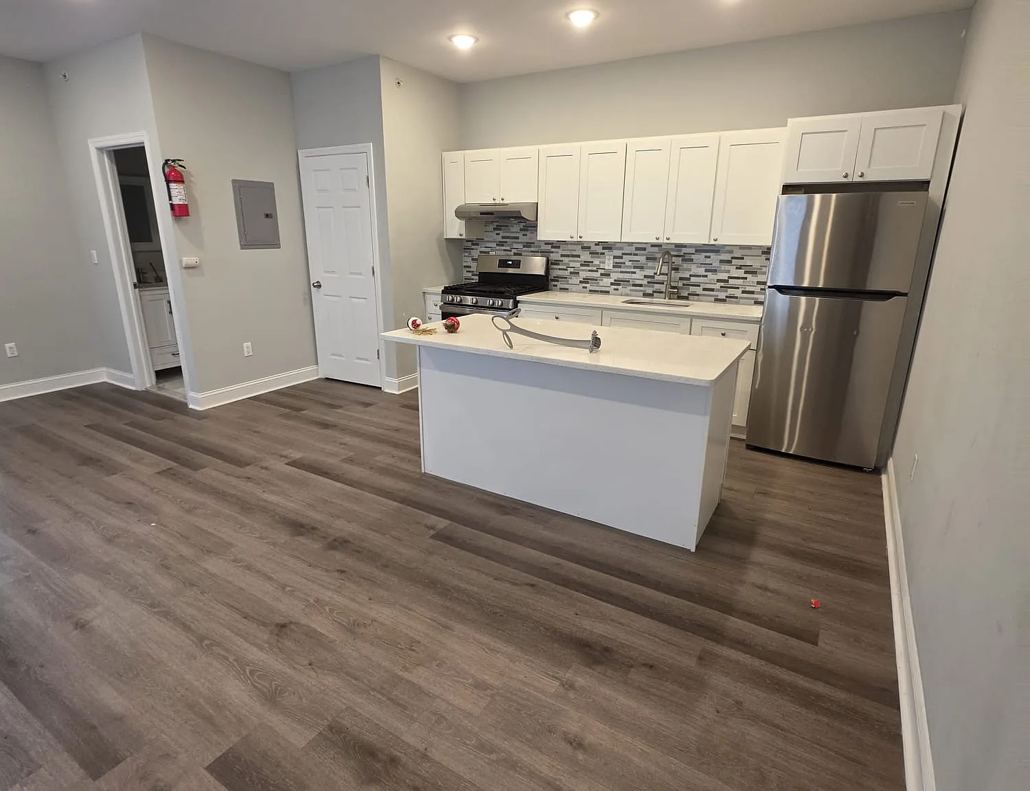 1 bed, $1,718 — Photo 2