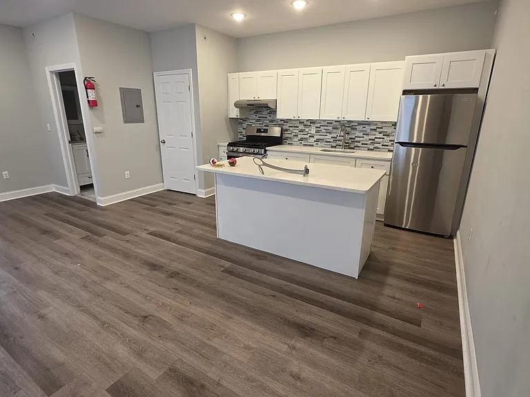 327 Hamilton Ave #303 — Photo 2
