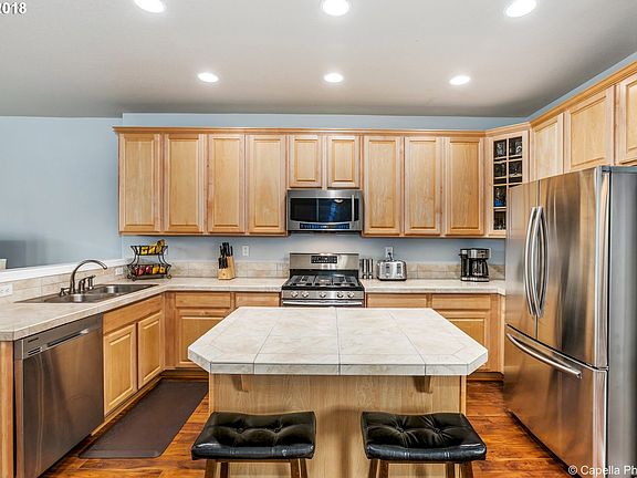 3rd image of 4874 SE Teakwood St