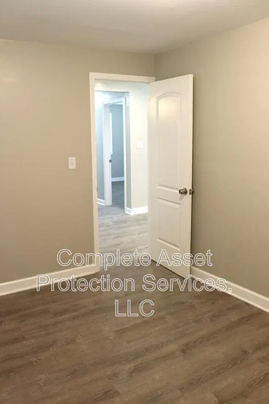 3 bed, 1.0 bath, 944 sqft, $1,485 — Photo 2