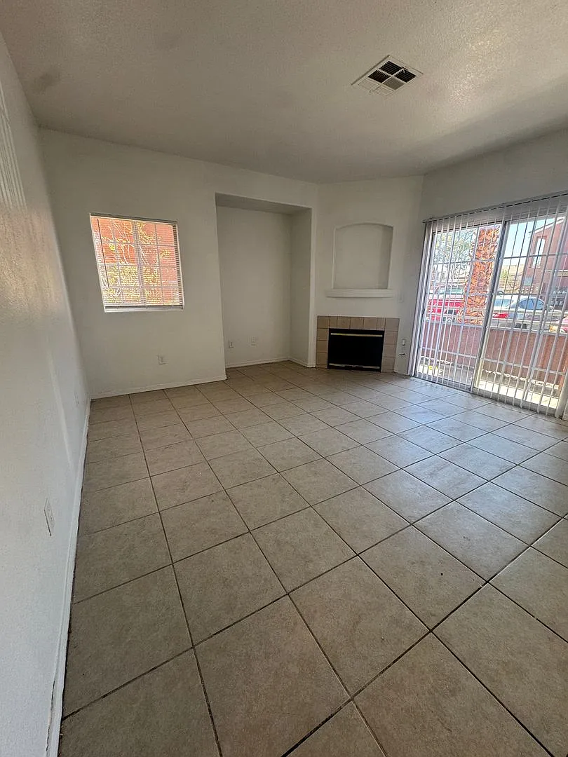50% OFF your first month's rent! — Photo 3