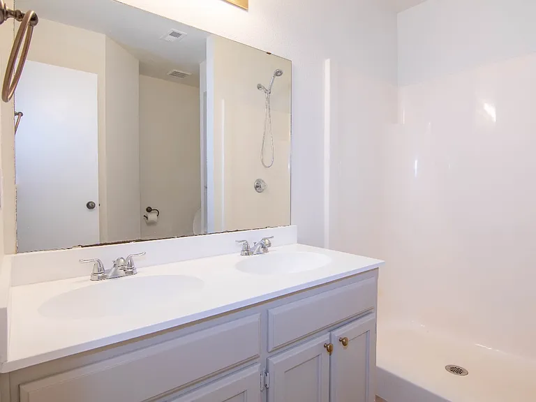 1431 Westmore Dr — Photo 12