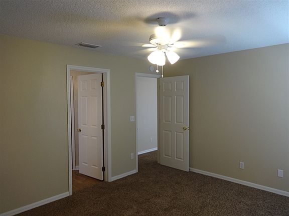 5th image of 11837 Foxglove Dr