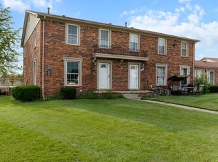 35221 Tall Oaks Dr, Sterling Heights, MI 48312