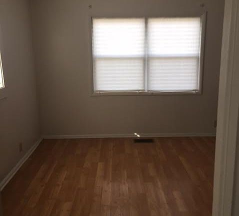 3rd image of 3123 W 22nd St