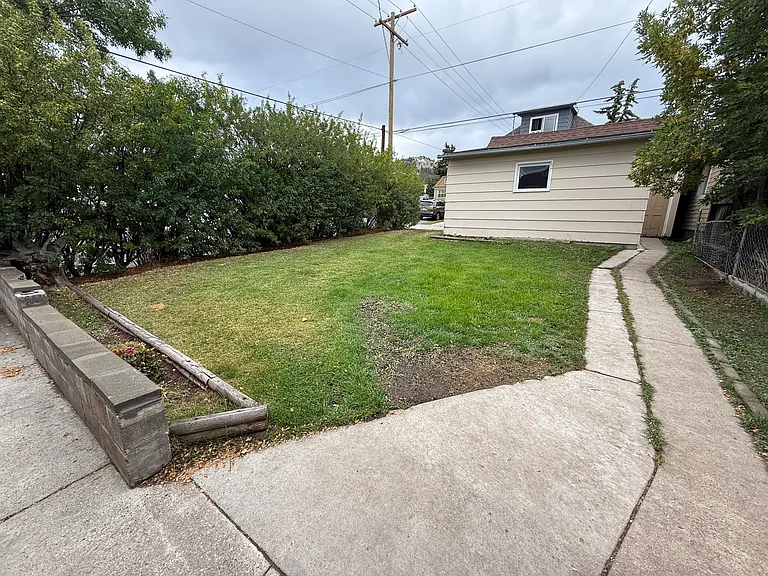 1063 W Mercury St — Photo 9