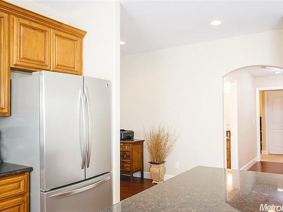 4th image of 6901 Gardenvine Ave