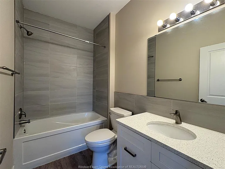550 Sandison St #31 — Photo 9