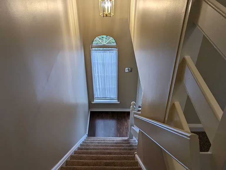891 Sturbridge Ln — Photo 6