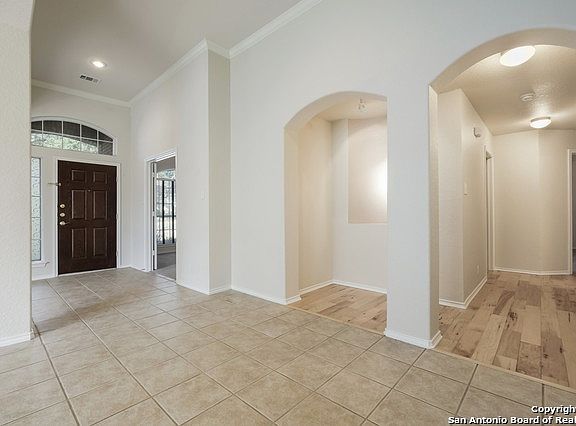 4th image of 2512 Woodbridge Way