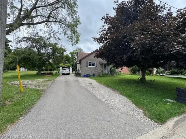 9 Liberty Dr, Cambridge, ON N1R 5N4