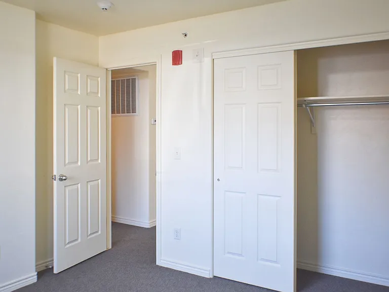 1115 Belford Ave — Photo 14