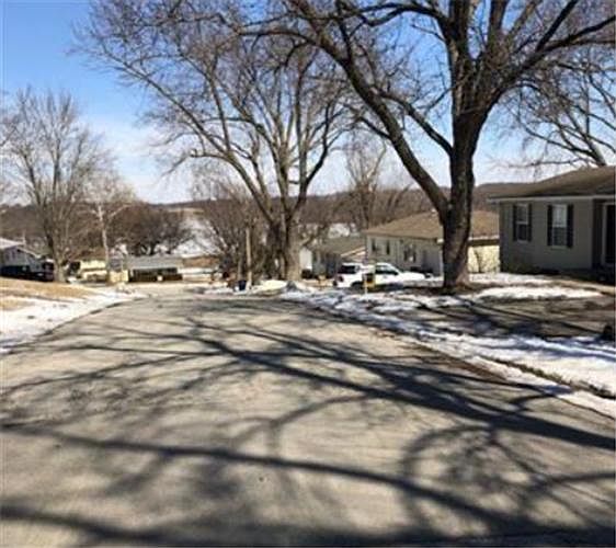 2nd image of 309 Dundee Rd
