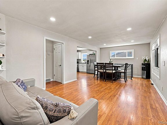 4th image of 118 S Yates Way
