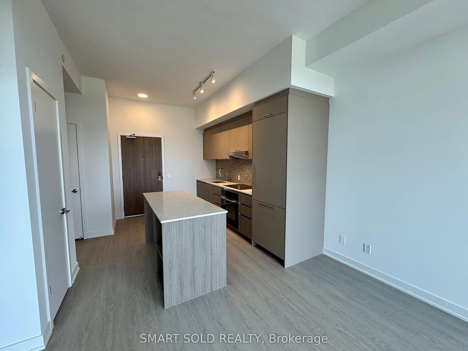 2 bed, $2,500 — Photo 4