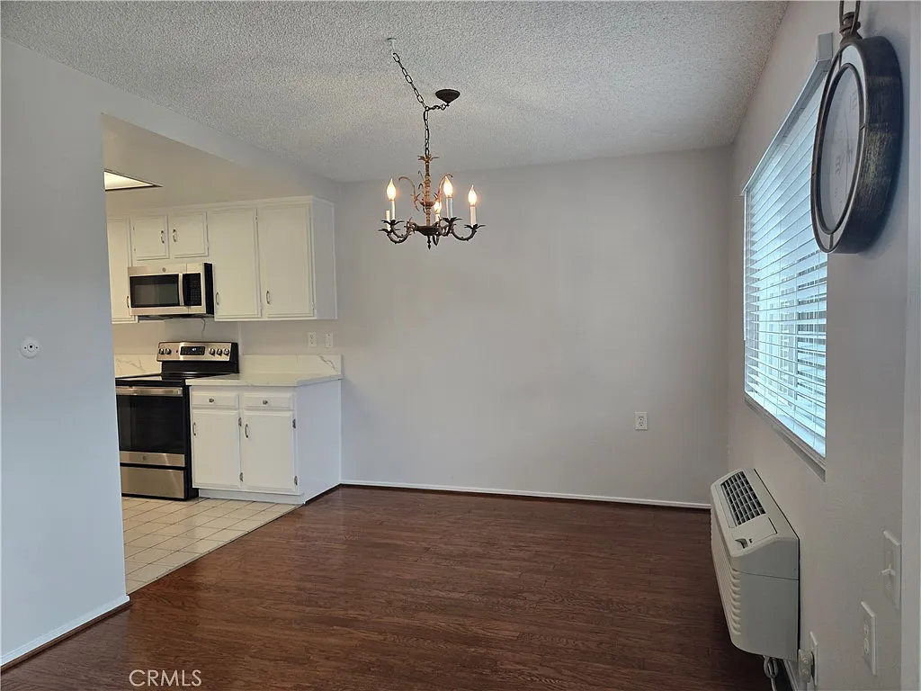 2 bed, 1145 sqft, $2,600 — Photo 3