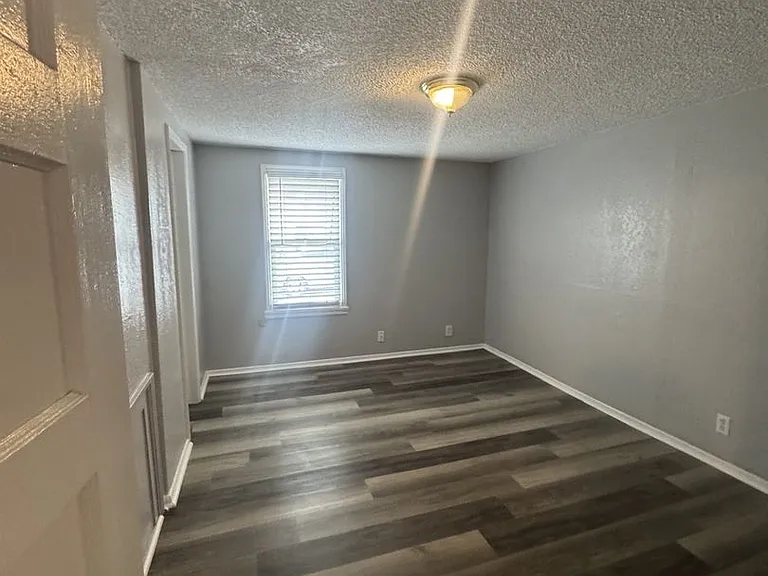 442 N 400 W — Photo 4