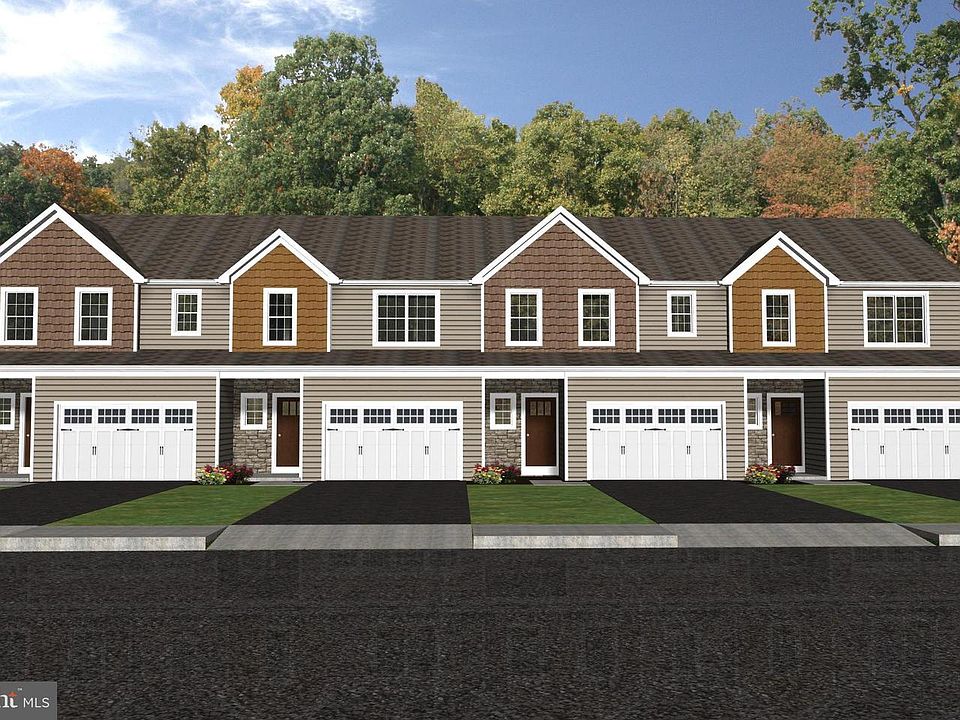 2nd image of 32 Hubbardton Ct
