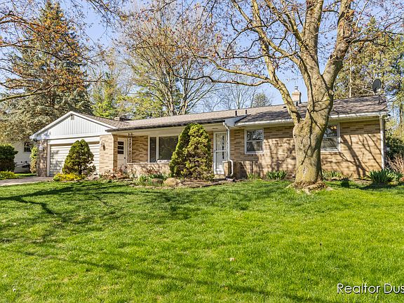3rd image of 4649 Morningside Dr SE