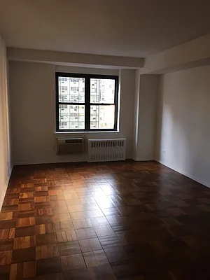 Rented by Solil Management | media 24