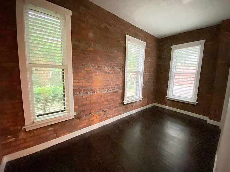 Dennison Ave 877 NCR — Photo 25