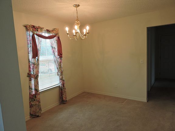 3rd image of 230 Westview Dr
