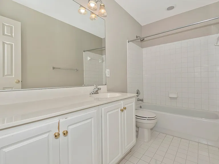 1004 Collindale Ave — Photo 23