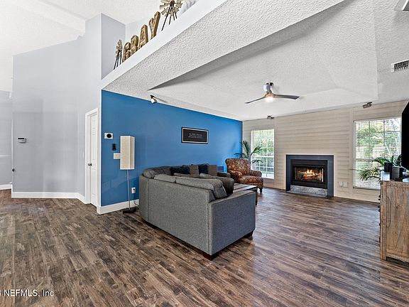 5th image of 1565 CHAIN FERN Way