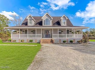 865 River Rd, Tabor City, NC 28463