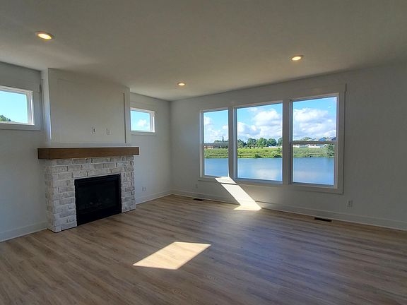 5th image of 6653 Delia Dr