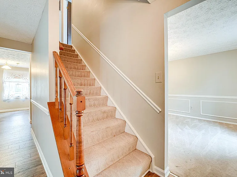 3381 Monarch Ln — Photo 27