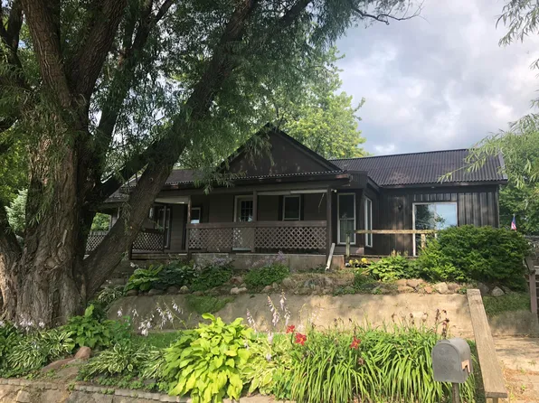 212 N 7th St, Dunlap, IA 51529