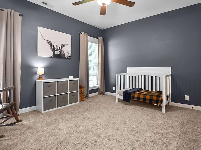 750 Cavalier Dr — Photo 13
