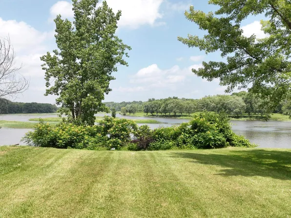 5848 N Lake Dr, Sanford, MI 48657