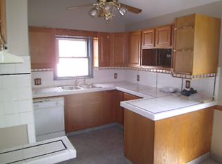 9608 David Rd, Garfield Heights, OH 44125