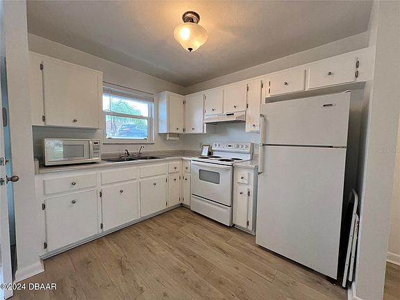 3rd image of 2901 N Halifax Ave APT 123