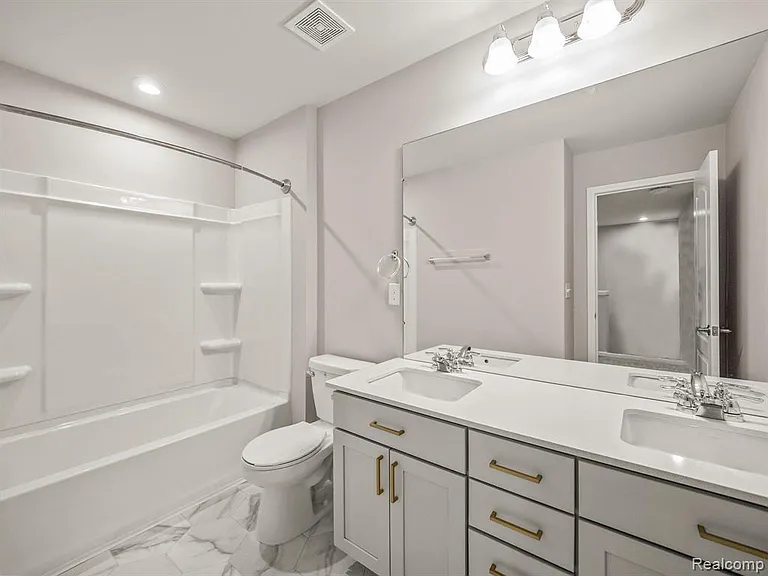 4837 Glenora Dr — Photo 22
