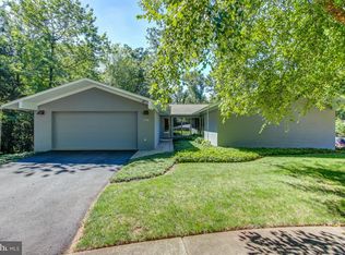 1706 Putter Ln, Reston, VA 20190
